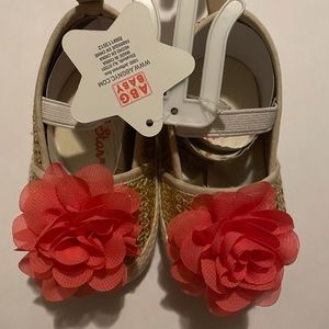 Infant shoes rising star size 3 / 9to 12 months NWT